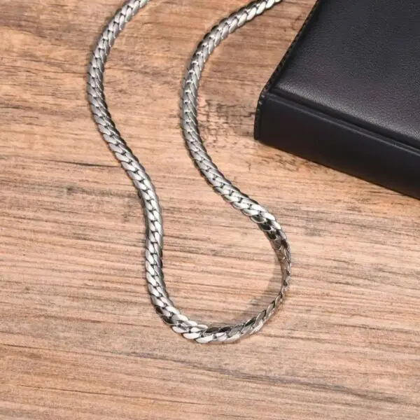 Bold Stylish Golden Metal Chain For Men - DEEP