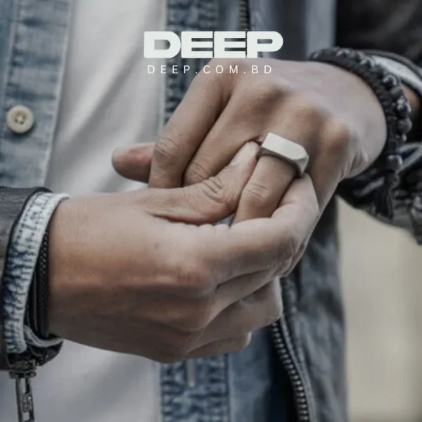 Trendy Smooth Polished Silver Titanium Finger Ring For Men