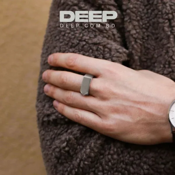 Trendy Smooth Polished Silver Titanium Finger Ring For Men